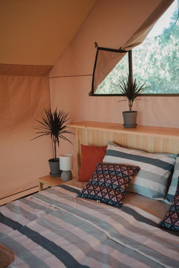 Glamping Mandra Hotel Затока Екстериор снимка
